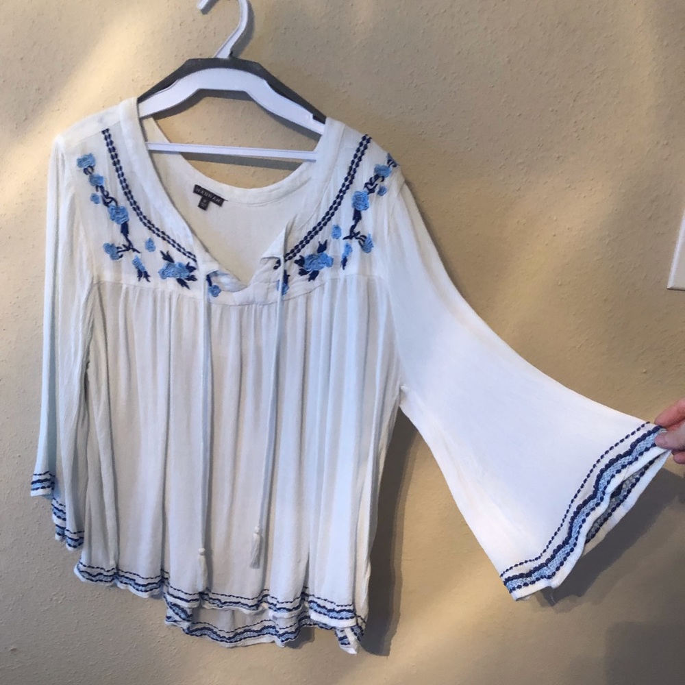 Whit floral top